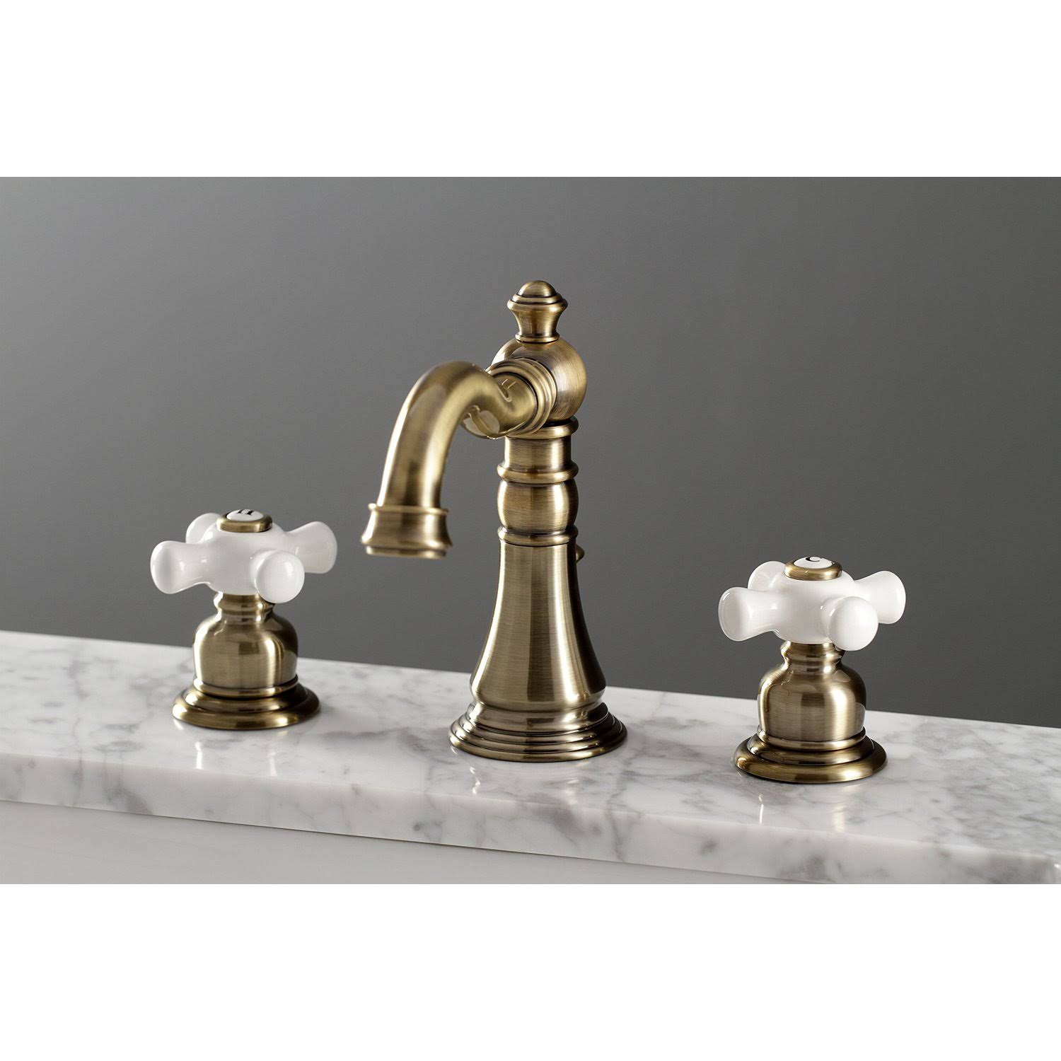 Polished Brass Widespread Bathroom Faucet M88123