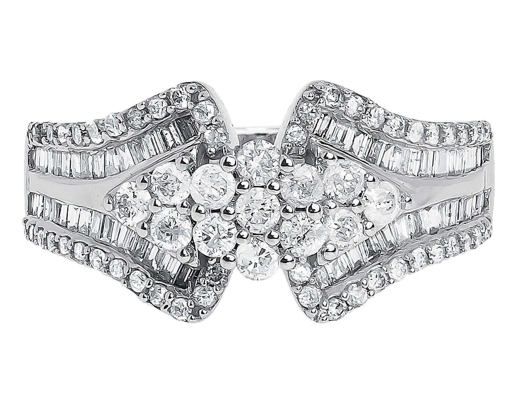 10k White Gold Diamond Cluster Engagement Ring Q132995