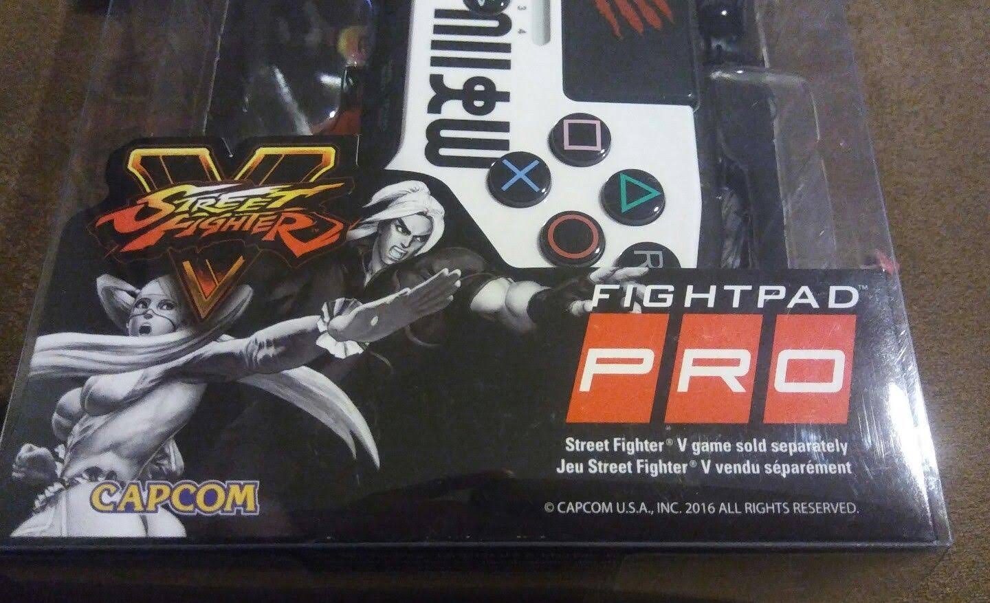 White Fightpad Pro for Playstation 4 M742