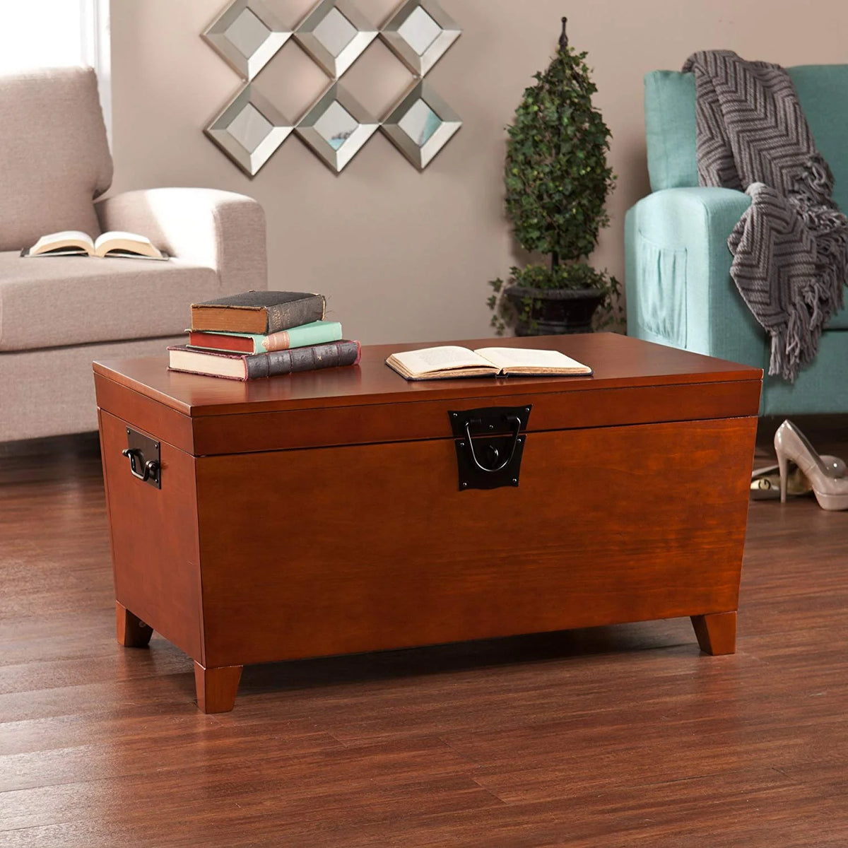 Pyramid Trunk Coffee Table E66003