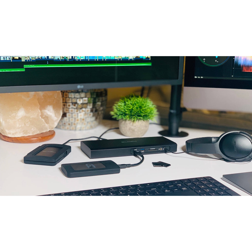 Thunderbolt 3 NVMe Dock S3737