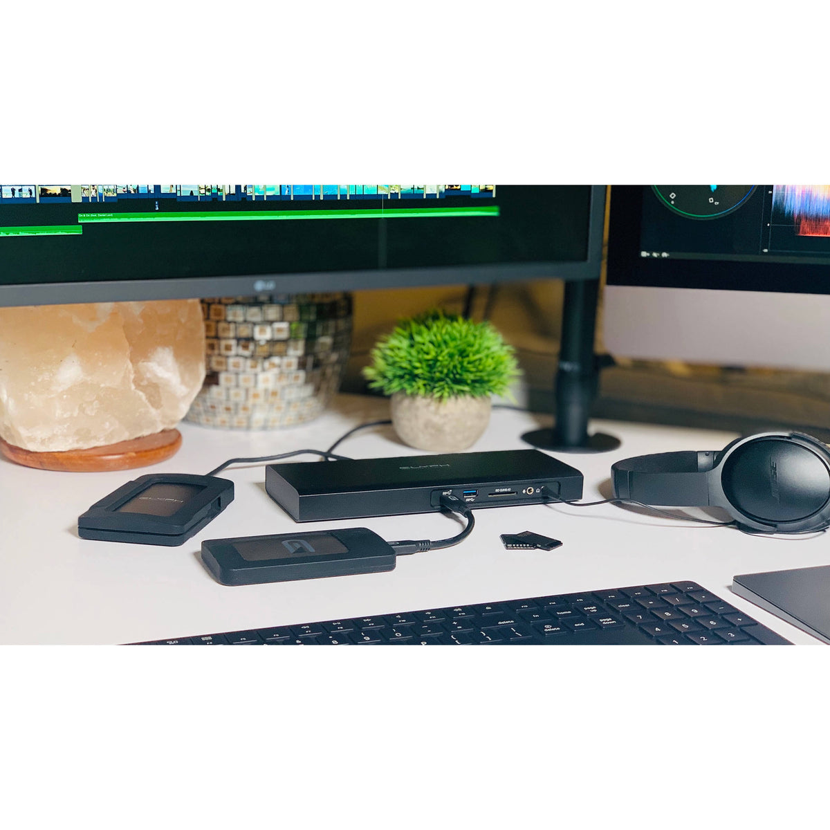 Thunderbolt 3 NVMe Dock S3737