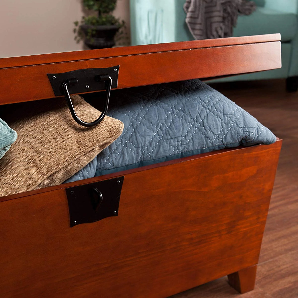 Pyramid Trunk Coffee Table E66003
