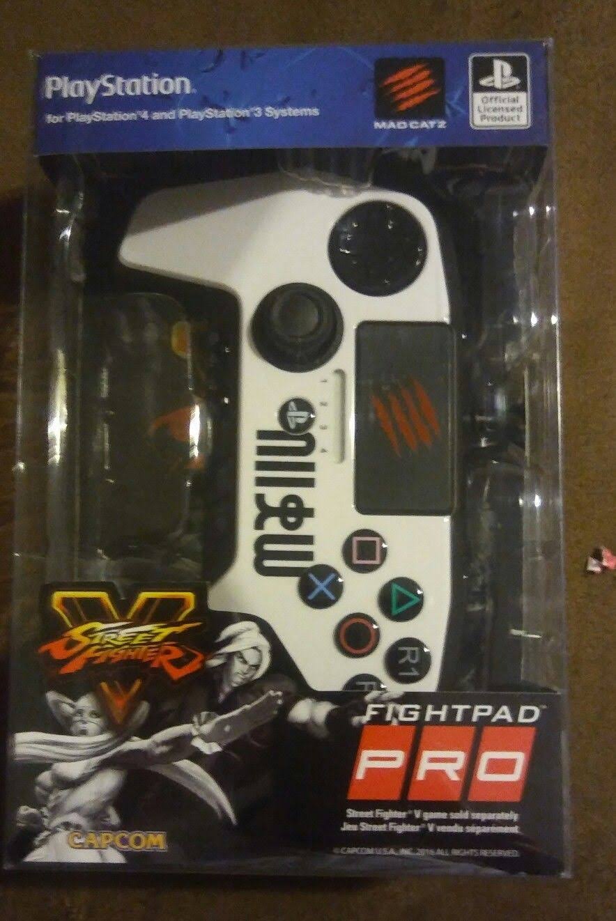 White Fightpad Pro for Playstation 4 M742