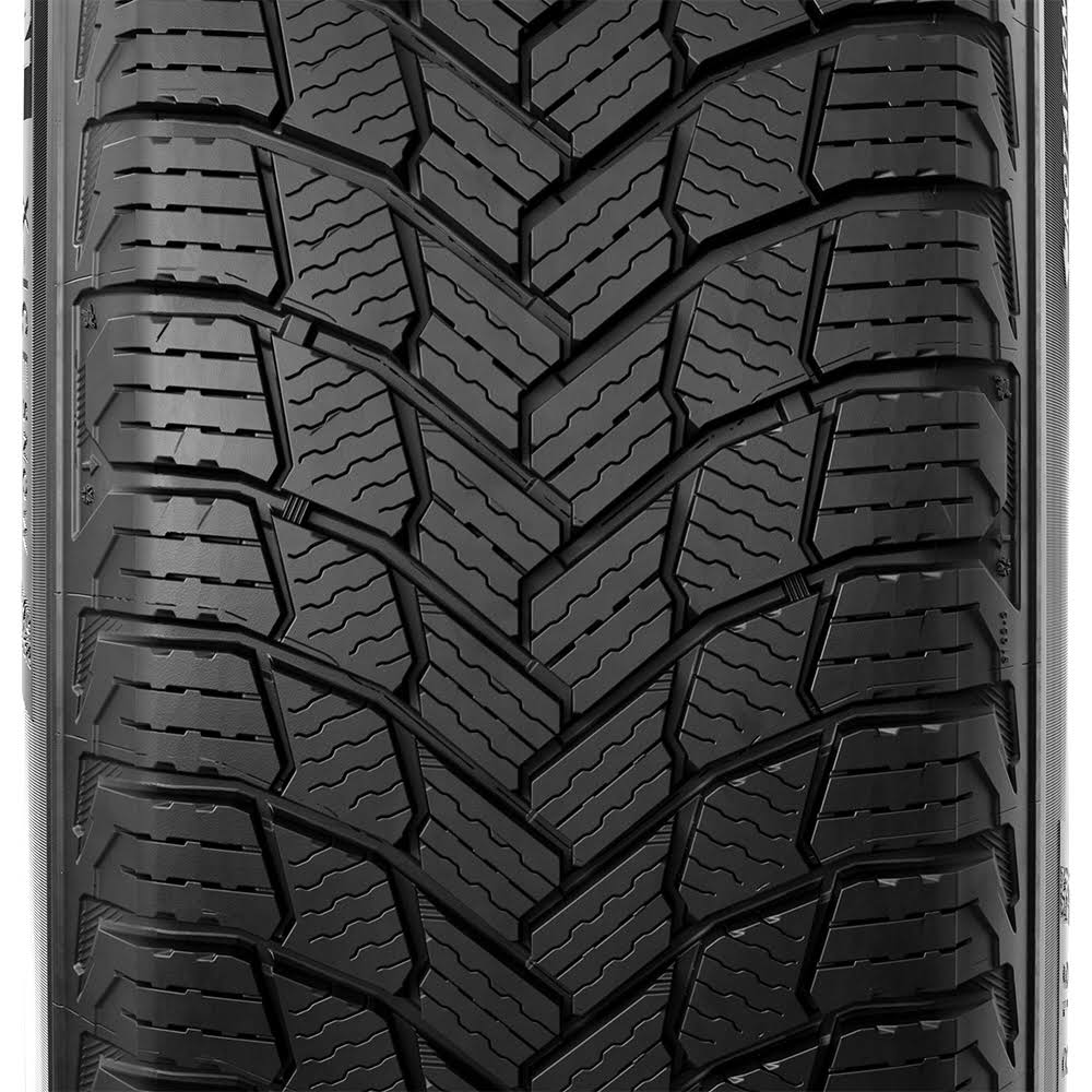 275/55R20 113T Winter Tire H613