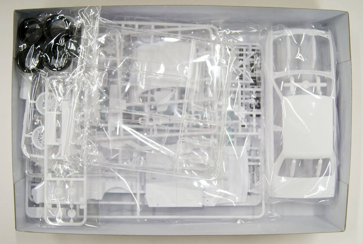 1/24 Scale BMW M3 E30 Sport Evolution B65015